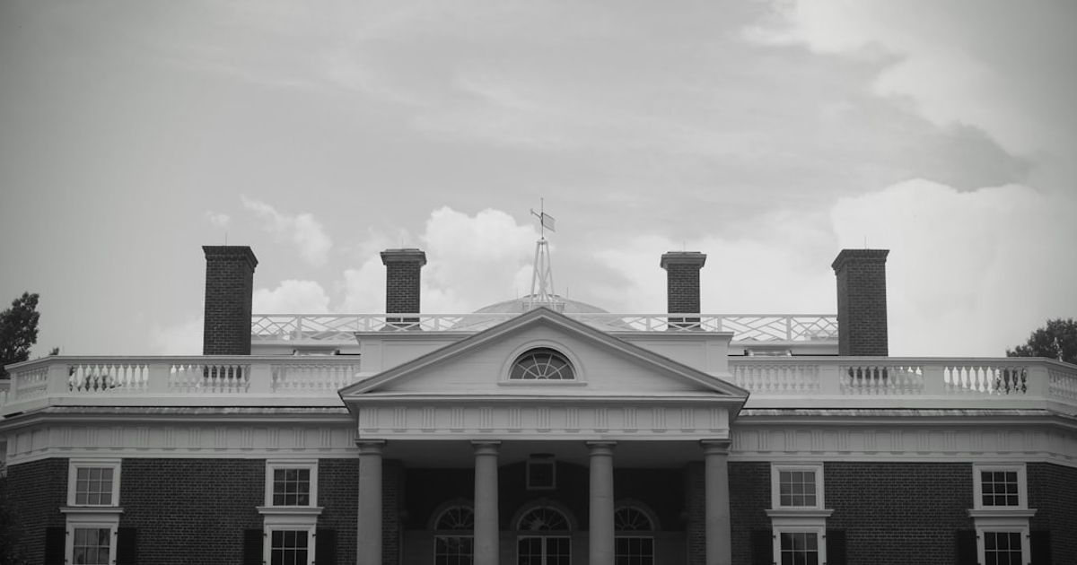 Sen. Warren Criticizes Trump Administration's Pressure on EU Tech Regulations