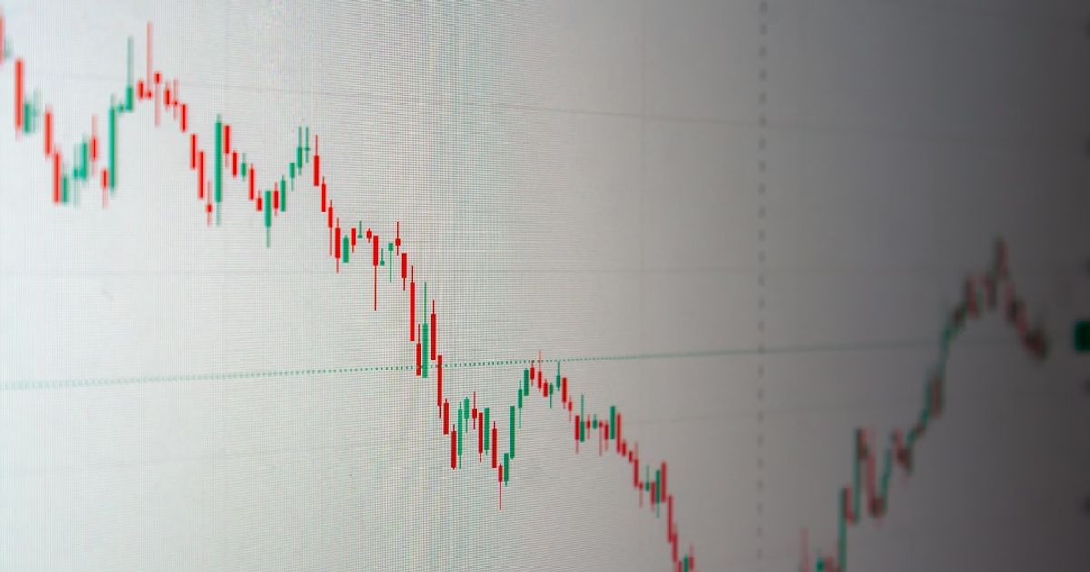 Stellar Soars 10.5% as NEAR and BCH Tumble Over 12%