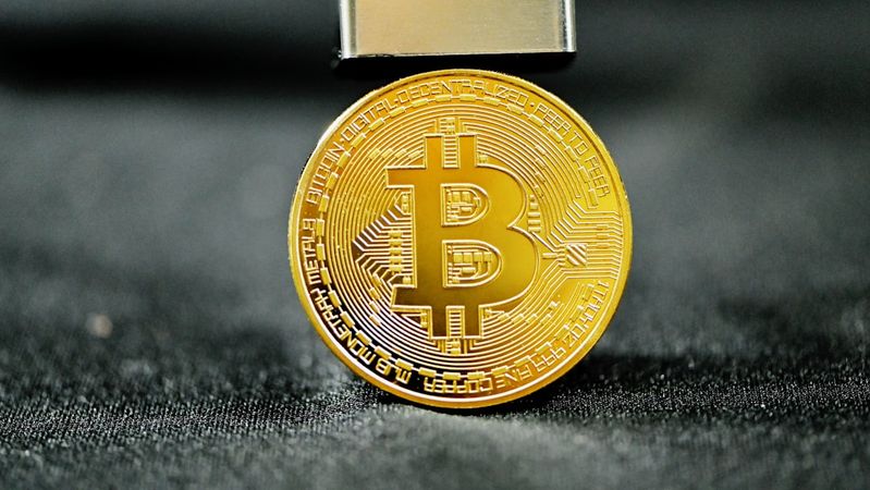 XRP Attracts $42 Million — Bitcoin and Ethereum Funds Bleed