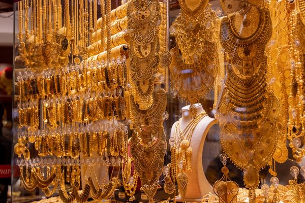 Gold's Retreat Signals Temporary Volatility Amid Strong Structural Support