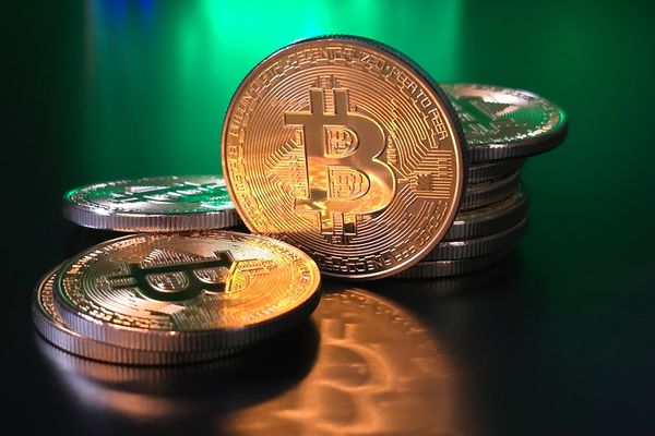 Bitcoin Faces Short Squeeze as Funding Rates Plunge to -6%