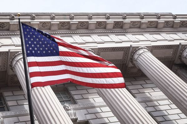 Trump's Executive Order Targets Fintech Access to Fed Services