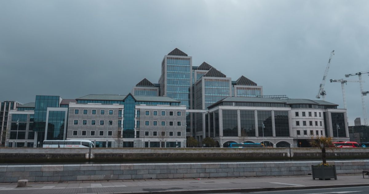 BlackRock's Bitcoin ETF Drives $225M Inflows Amid Mixed Market Sentiment