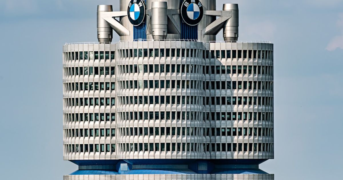 Institutional Investors Shift Strategy, Pour $1.7 Billion into Bitcoin ETFs