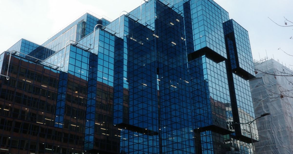 Tech Stocks Surge Amid Easing Geopolitical Tensions and AI Demand