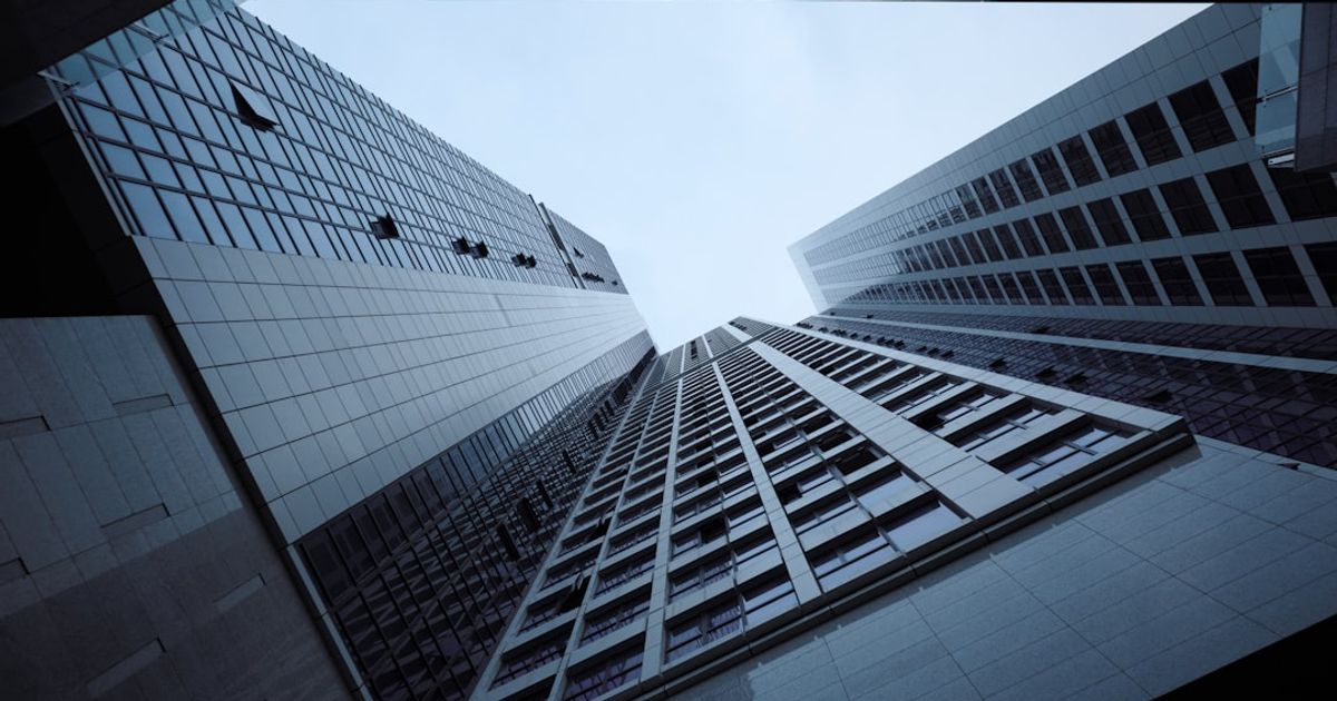 StarkWare Restructures Amidst Starknet Revenue Collapse