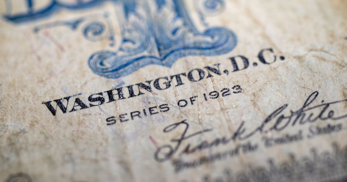 UK Inflation Surges to 3.3% Amidst Rising Fuel Prices from Iran War