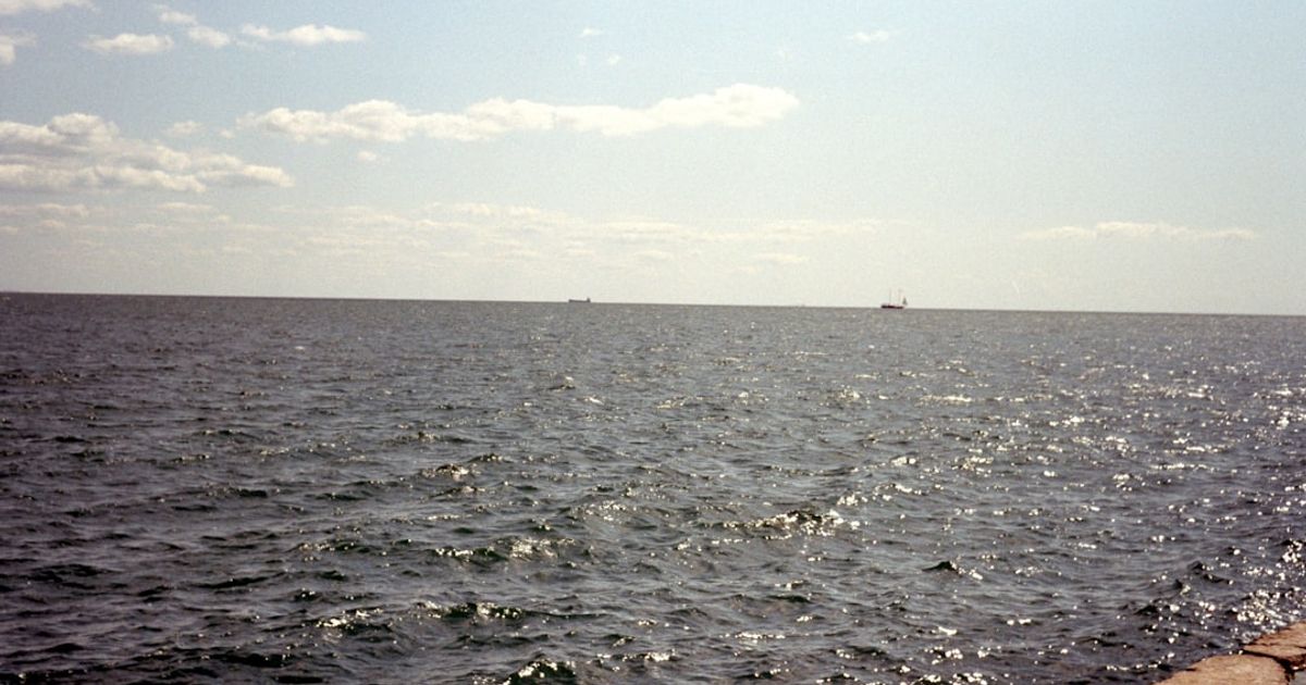 Market Turmoil Raises Odds of Bitcoin Downturn Amid Economic Strain