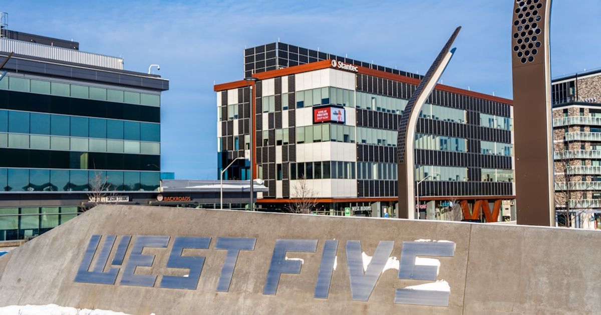 XRP Market Restructures as Leverage Drops 78% Amid ETF Resilience