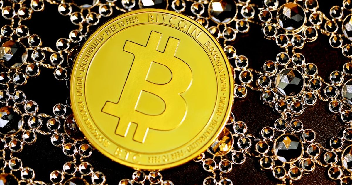 Bitcoin Holds Steady Amid Global Market Recovery and ETF Inflows