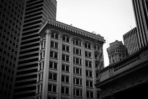 JPMorgan Predicts No Fed Rate Cuts Through 2026 Amid Inflation Pressures