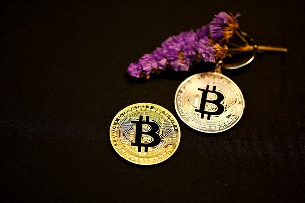 Bitcoin Surpasses $81K Amid Record ETF Inflows Despite Weak Derivatives