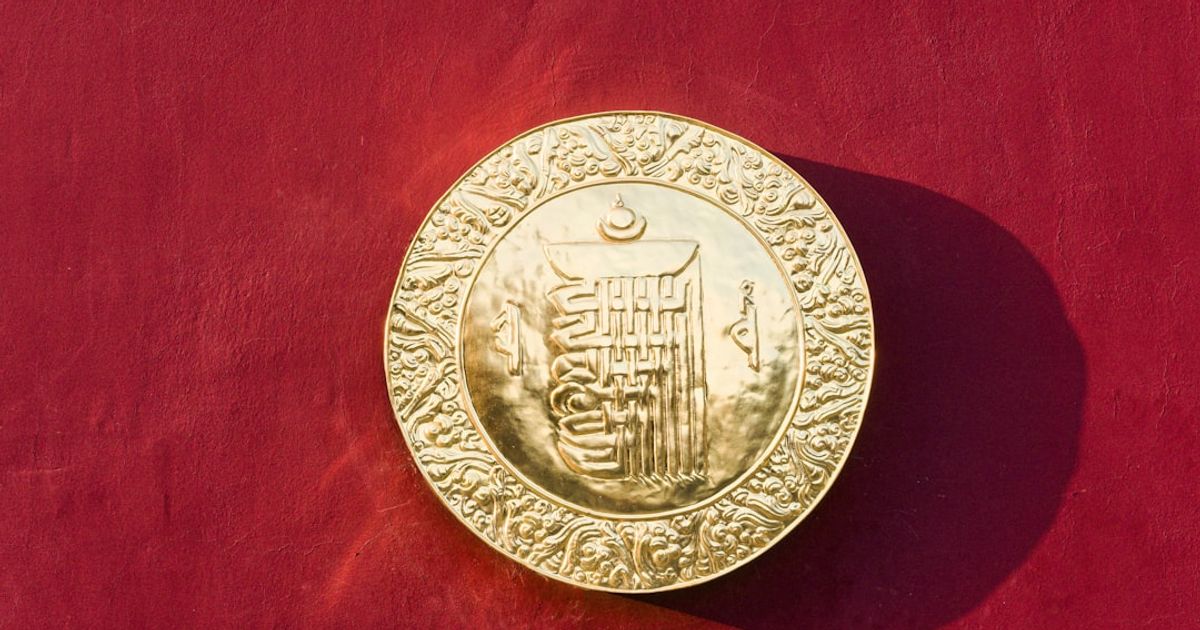 Gold Stabilizes Near $4,330 Amid Fed Rate-Hike Bets and China's Moves