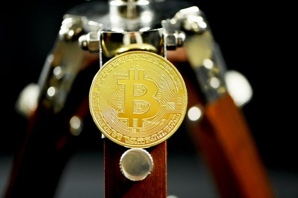 Spot Bitcoin ETFs Attract $458M Amid Rising Geopolitical Tensions