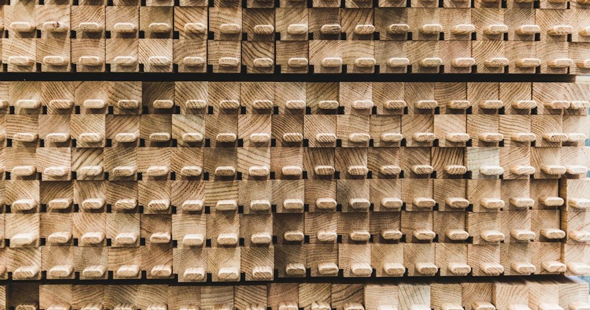Gold's Resilient $4,500 Floor Amid Currency and Inflation Swirl