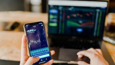 U.S. Lawmakers Challenge Crypto in 401(k)s — Propose Halt to Labor Dept Plans