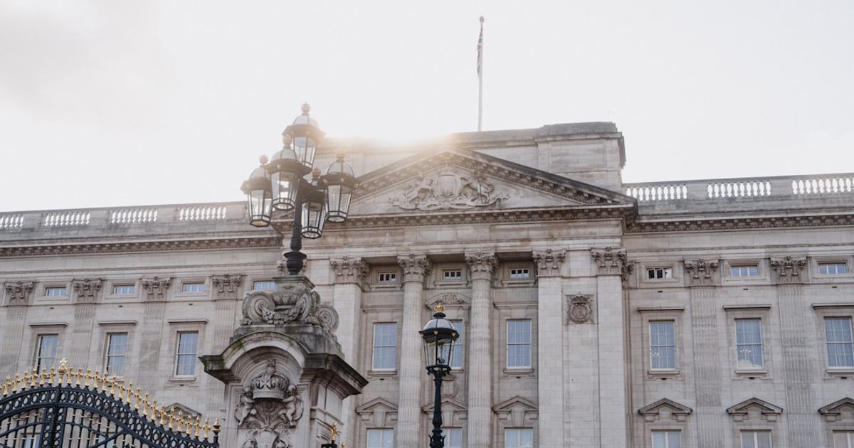 21x P/E Despite 4.49% Yields — Stocks Defy Rate Hikes