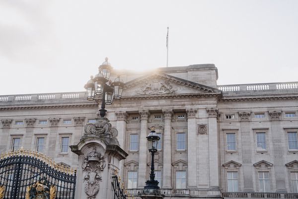 21x P/E Despite 4.49% Yields — Stocks Defy Rate Hikes