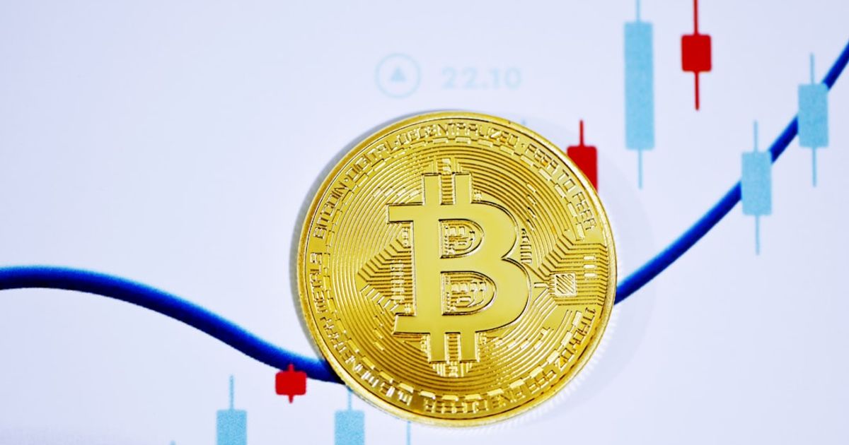 Franklin Templeton Shifts Dividends to Bitcoin — New ETFs Filed