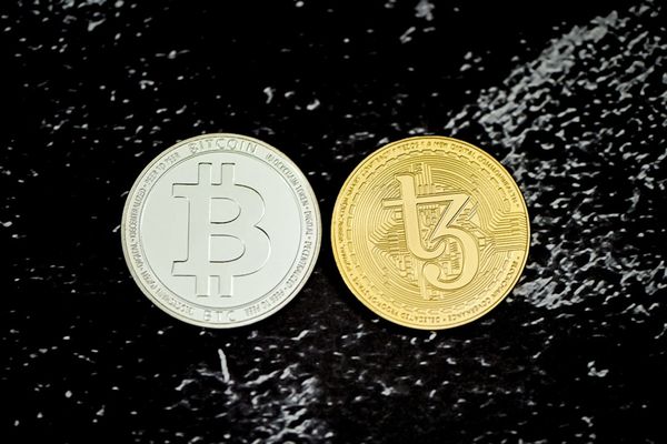 Bitcoin Surpasses $100,000 as Large Investors and ETFs Boost Market Confidence