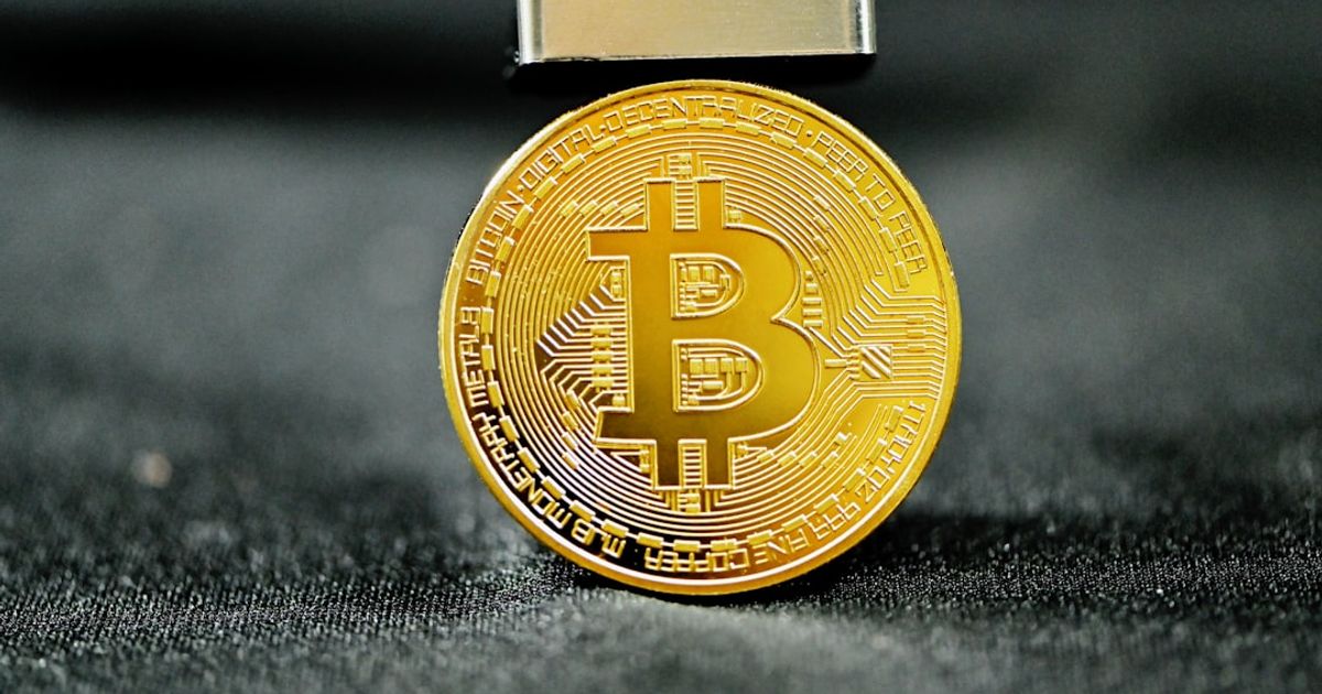 Bitcoin Outperforms Major Indices Amid Iran Conflict