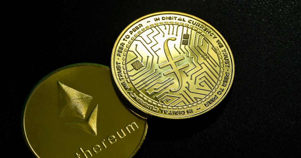 Base's Bridge to Solana: A Controversial Move in Multichain Strategy or a True Threat to SOL?