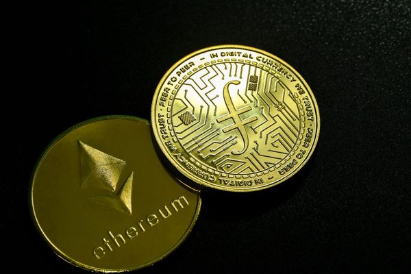 Base's Bridge to Solana: A Controversial Move in Multichain Strategy or a True Threat to SOL?