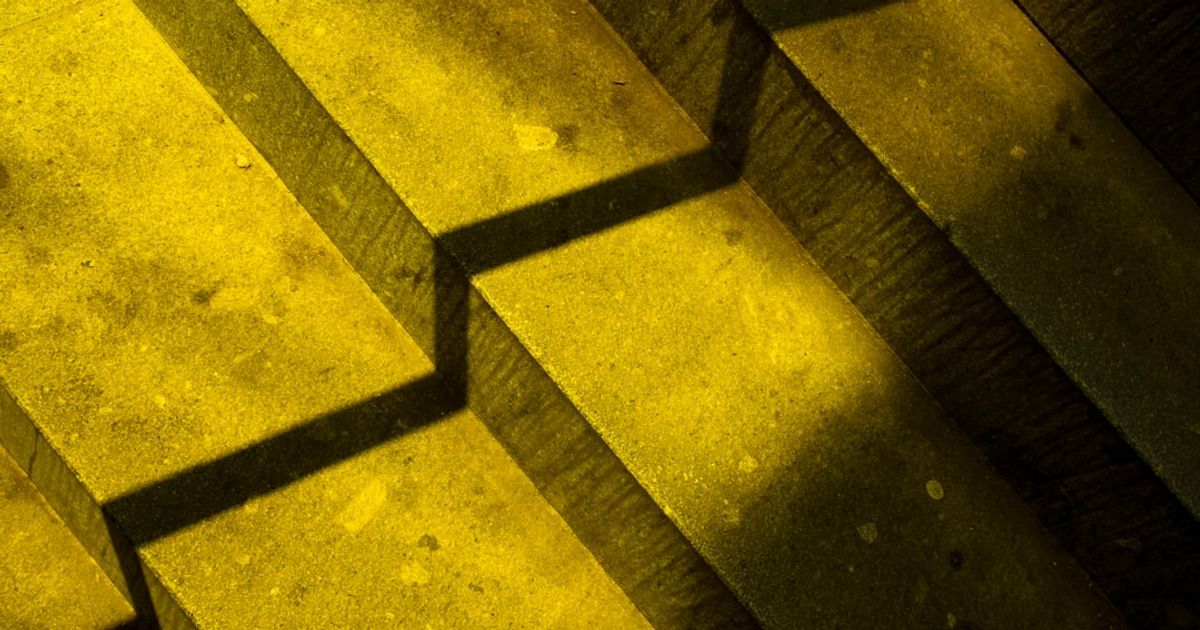Gold Predicted to Soar Above $6,000 by 2026 Amid Inflation, Instability