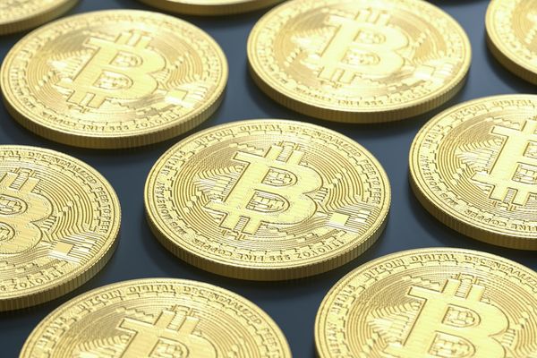 Calamos Attracts Inflows Amid Exodus from Spot Bitcoin ETFs