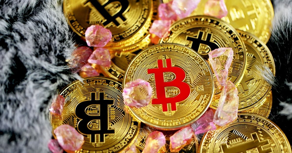 Bitcoin's Rally Stalls Amid Strong Dollar and Macro Uncertainty