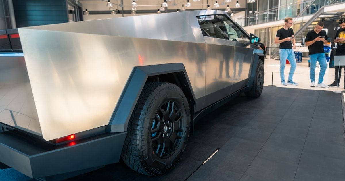 Tesla Faces Major Stock Drop Amid Disappointing Q1 Deliveries Report