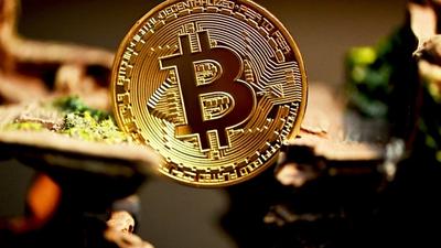 Bitcoin Surges to $62K as US Jobs Data Disappoints