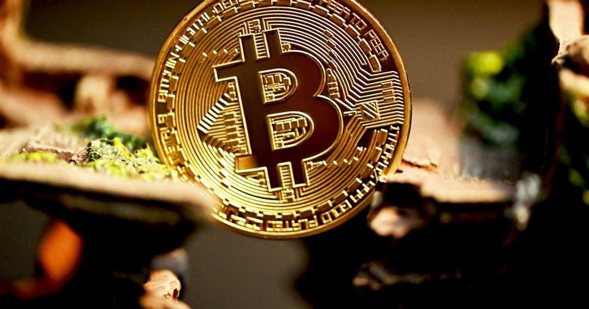Bitcoin Surges to $62K as US Jobs Data Disappoints
