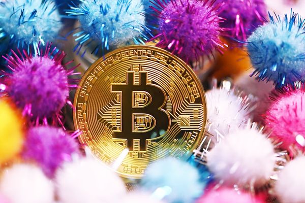 Bitcoin Approaches Key $79K Level Amid Market Dynamics