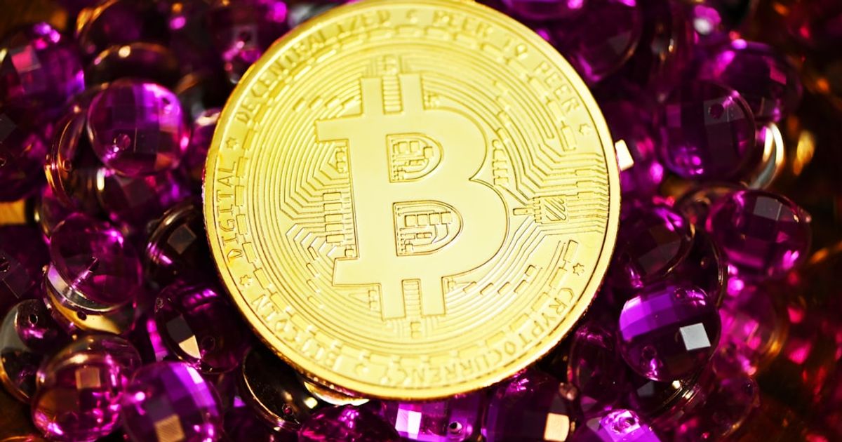 Bitcoin Holds Steady Amid Geopolitical Tensions, Eyes $74,508 Resistance