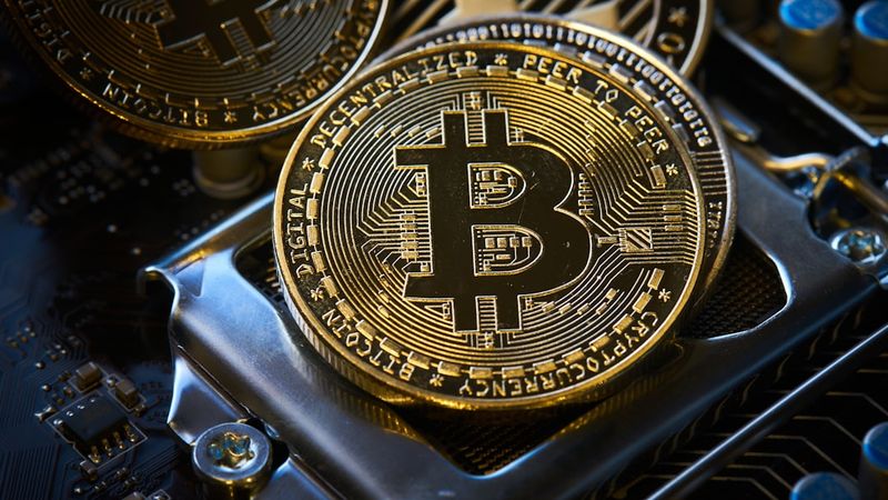 Bitcoin's Potential Rally: Technical Indicators Point to a $100K Target