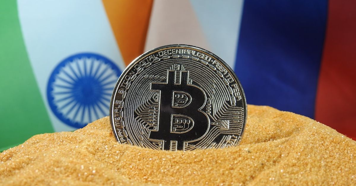 JPMorgan's Double-Edged Sword: Retail Bitcoin Access vs. Debanking Crypto Leaders