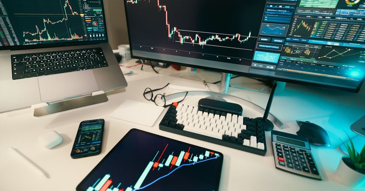 Bitcoin Stagnates Below $90K Amid Decreased Market Activity