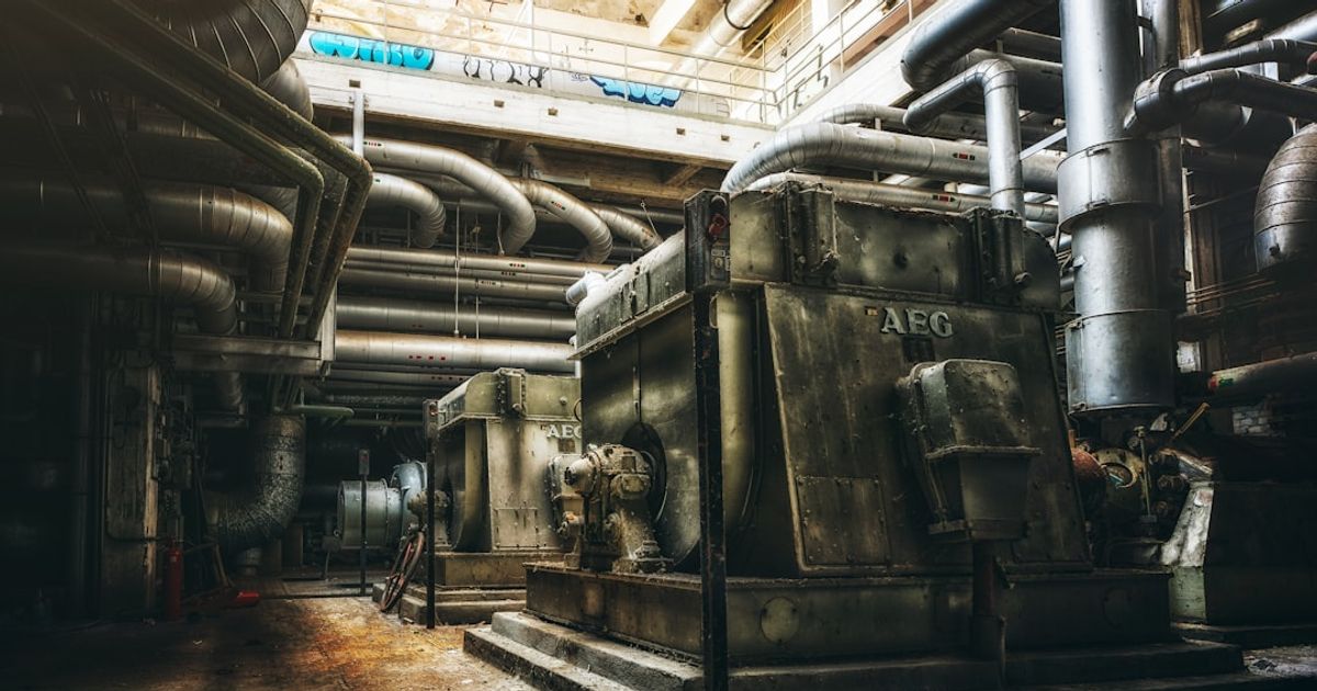 Fed to Hold Rates Steady Amid Economic Turmoil and Leadership Transition