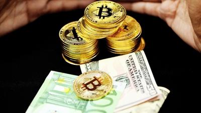 Bitcoin ETFs Face $6.4B Outflow — Institutional Sentiment Wanes
