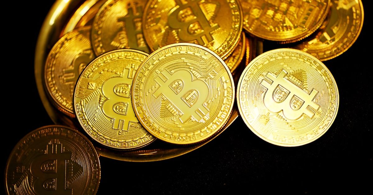 Bitcoin's $60,000 Crash Highlights Diverging Market Behaviors