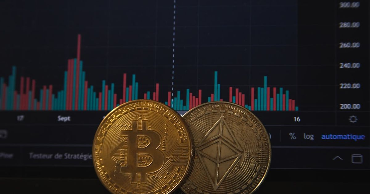 As Christmas Approaches, Investors Eye XRP, SOL, and ETH for Potential Gains