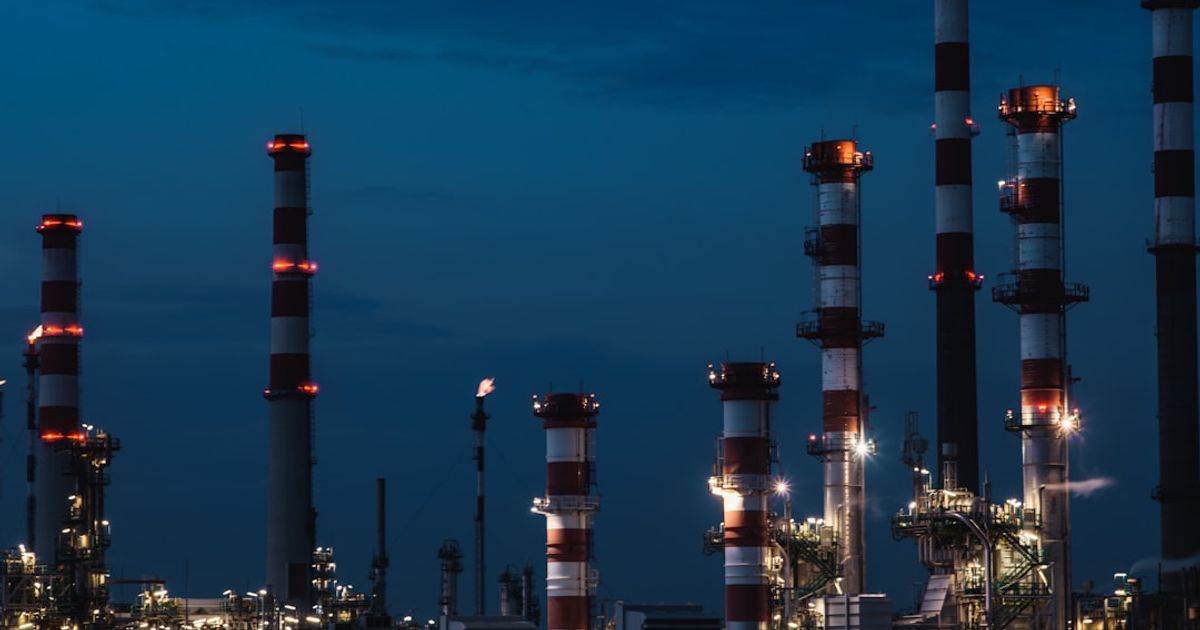 Wall Street Futures Plunge Amid Rising Oil Prices and Inflation Fears