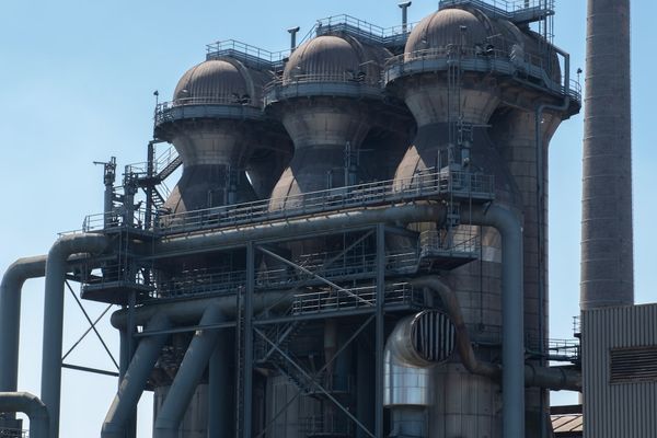Bitcoin Dips Below $80,000 Amid Rising Oil Prices and Liquidations