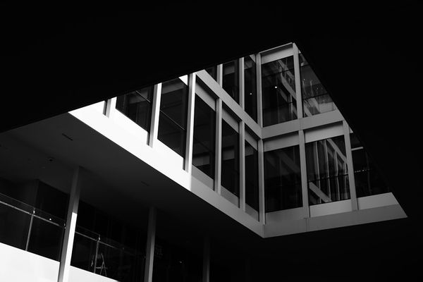 Apple Moves to Dismiss Fraud Lawsuit Over Siri AI and App Store Commissions