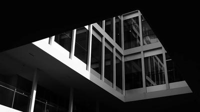 Apple Moves to Dismiss Fraud Lawsuit Over Siri AI and App Store Commissions