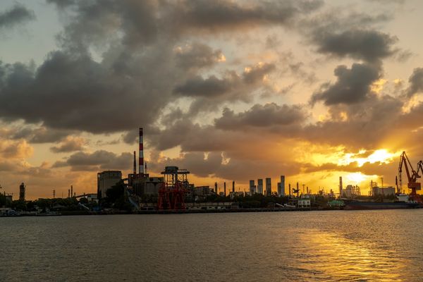 Bitcoin Surges Past $70K Amid Oil Price Collapse and Geopolitical Tensions