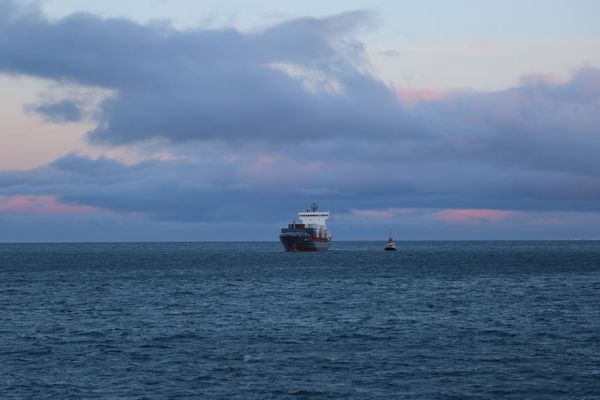 Bitcoin Steady Above $70,000 Amid Historic Oil Reserve Release Proposal