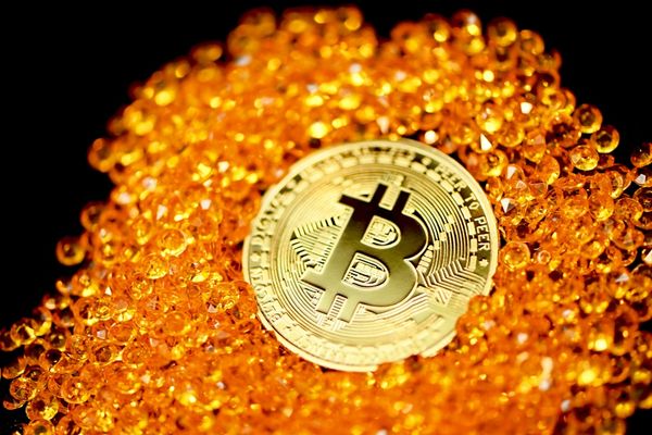 Spot Bitcoin ETFs Face Record $2.8B Outflow — Institutional Demand Wanes