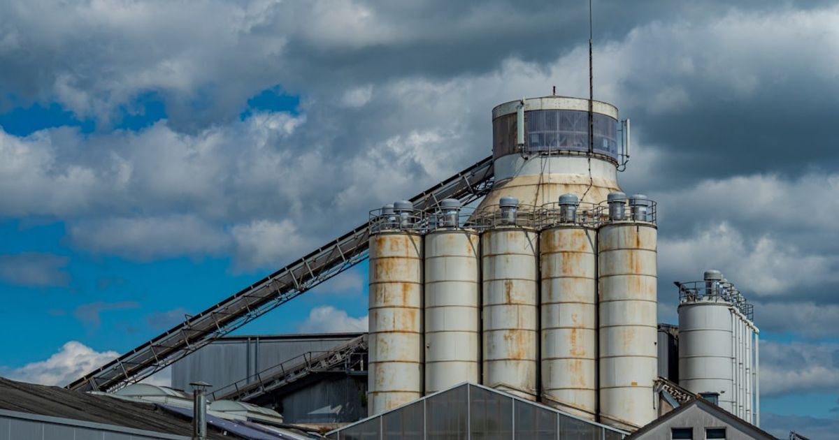 Oil Shock Fears Ease—Bitcoin Eyes Fed's Next Move